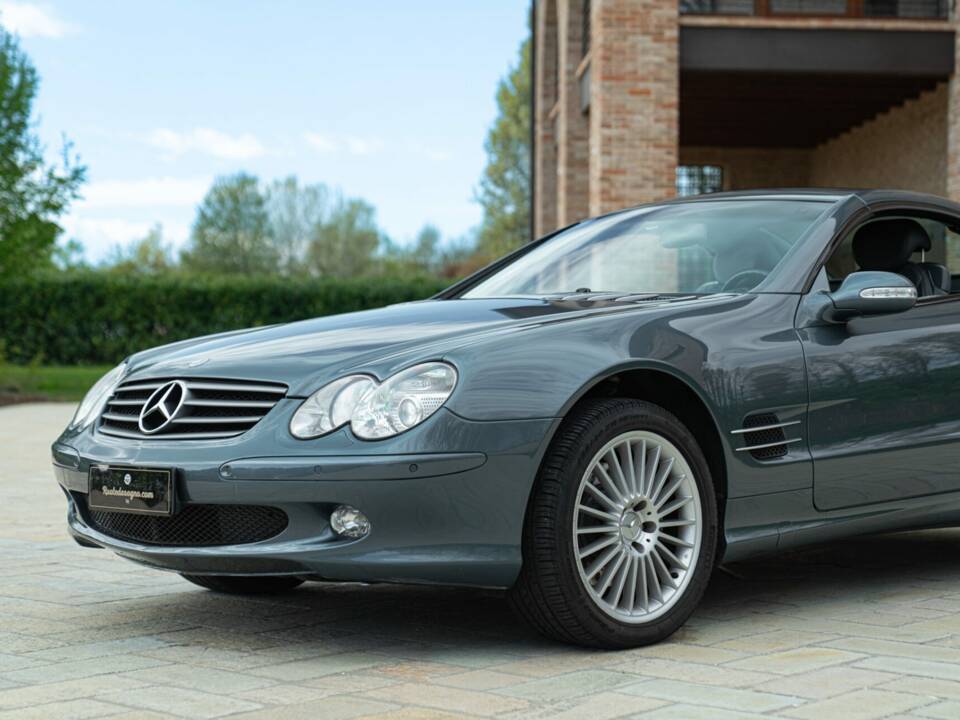 Image 23/50 of Mercedes-Benz SL 500 (2001)