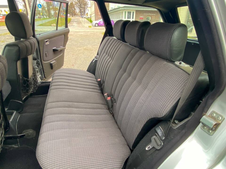 Bild 18/24 von Mercedes-Benz 280 TE (1984)