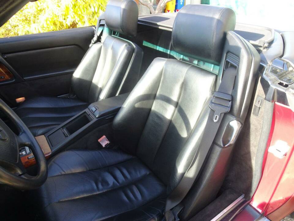 Image 35/45 of Mercedes-Benz 500 SL (1991)