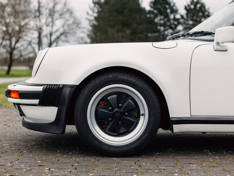 Image 14/55 of Porsche 911 Turbo 3.3 (1988)