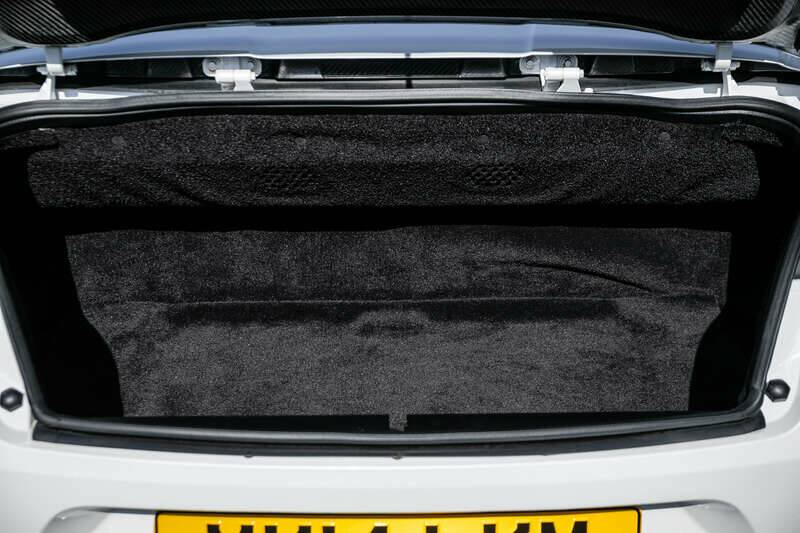 Image 39/50 of Aston Martin Vanquish Volante (2014)