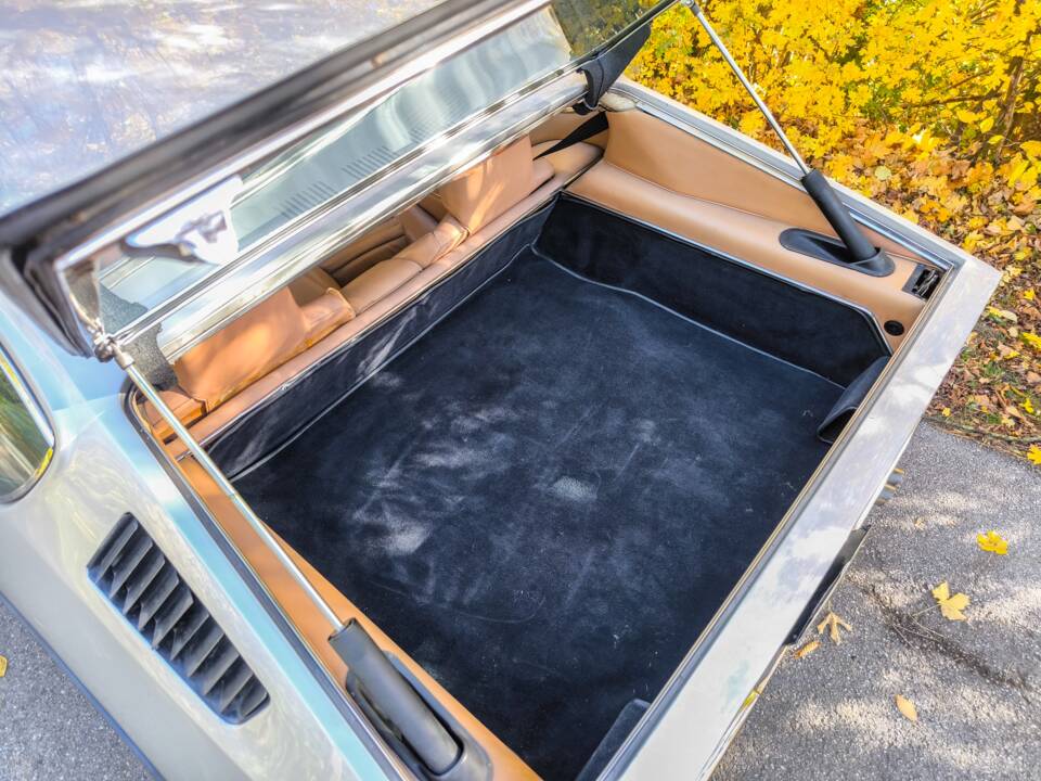 Bild 26/35 von Lamborghini Espada 400 GT (1976)