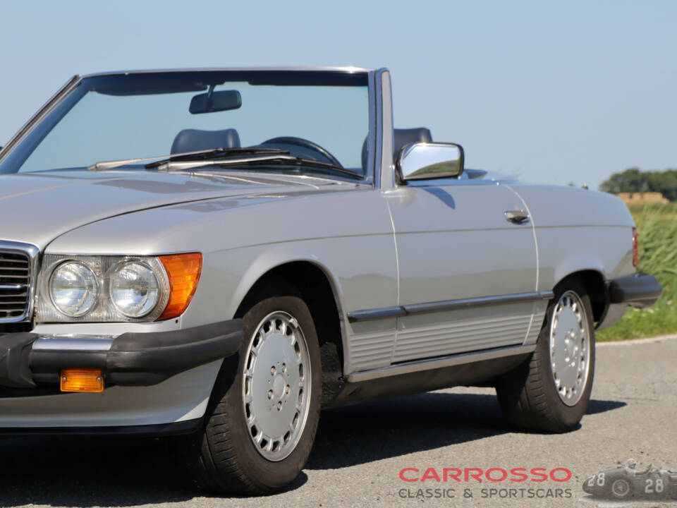 Image 44/50 of Mercedes-Benz 560 SL (1988)