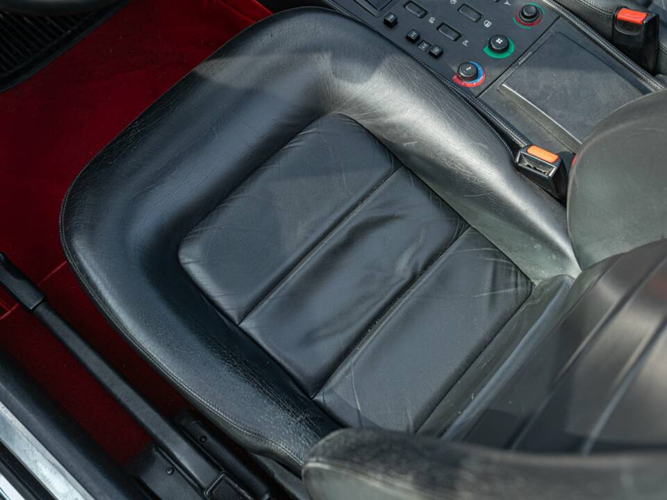 Image 49/50 of Ferrari Mondial T (1991)