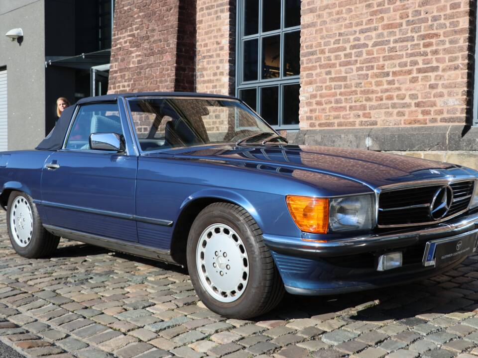 Image 7/43 of Mercedes-Benz 300 SL (1989)