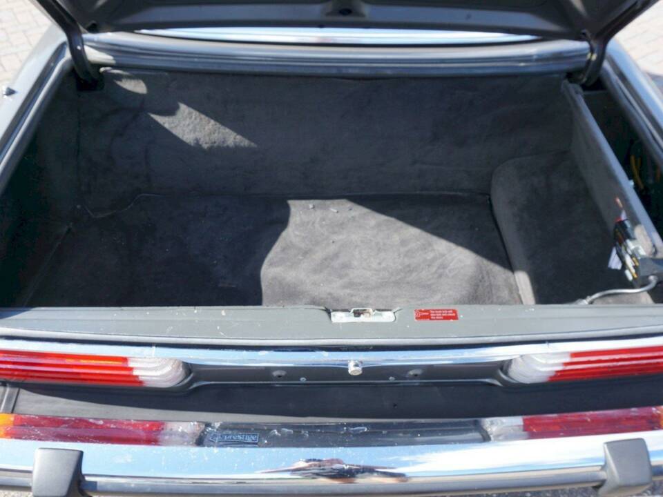 Image 21/36 de Mercedes-Benz 560 SL (1986)