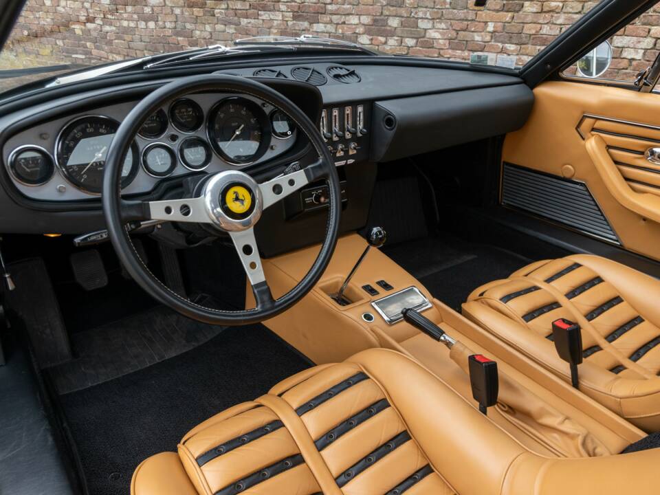 Image 3/50 de Ferrari 365 GTB/4 Daytona (1974)