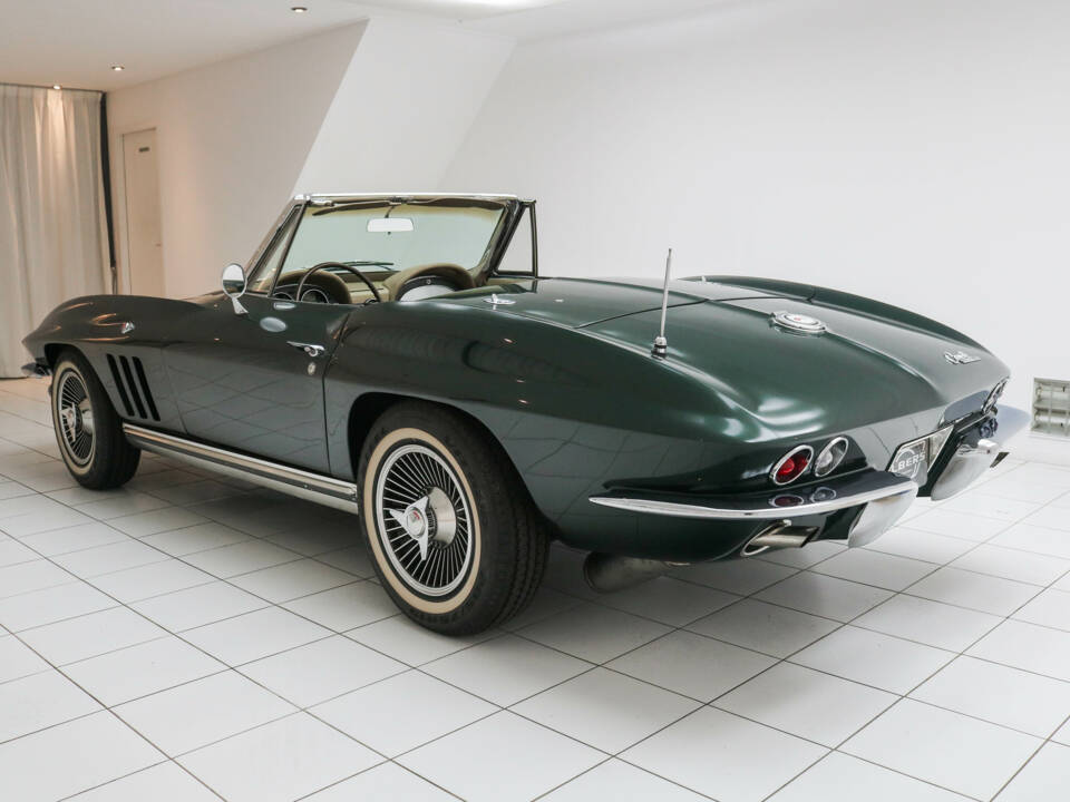 Image 3/17 of Chevrolet Corvette Sting Ray Convertible (1966)