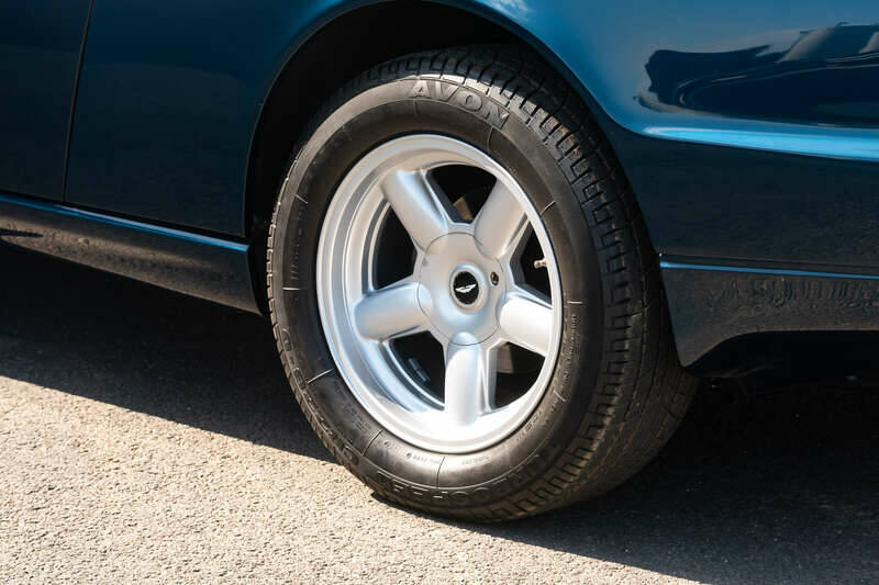 Image 23/50 of Aston Martin Virage Volante (1993)