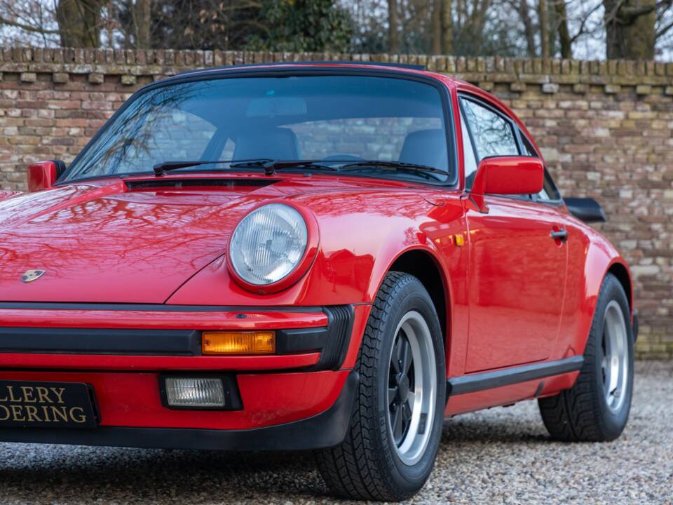 Bild 31/50 von Porsche 911 Carrera 3.2 (1988)