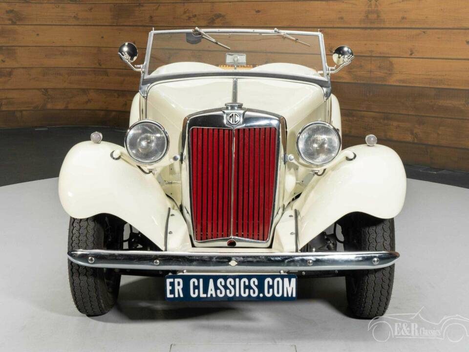Image 16/19 of MG TD (1953)