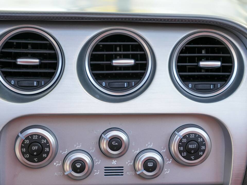 Image 16/40 of Alfa Romeo 8C Spider (2009)