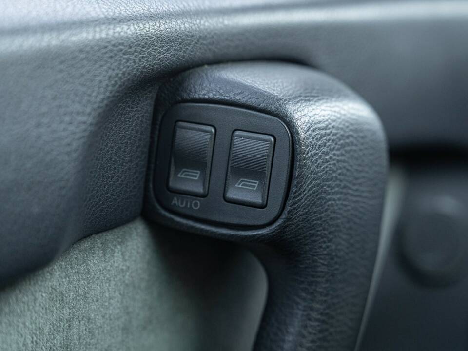 Image 36/50 of Alfa Romeo 164 2.0 Super (1995)