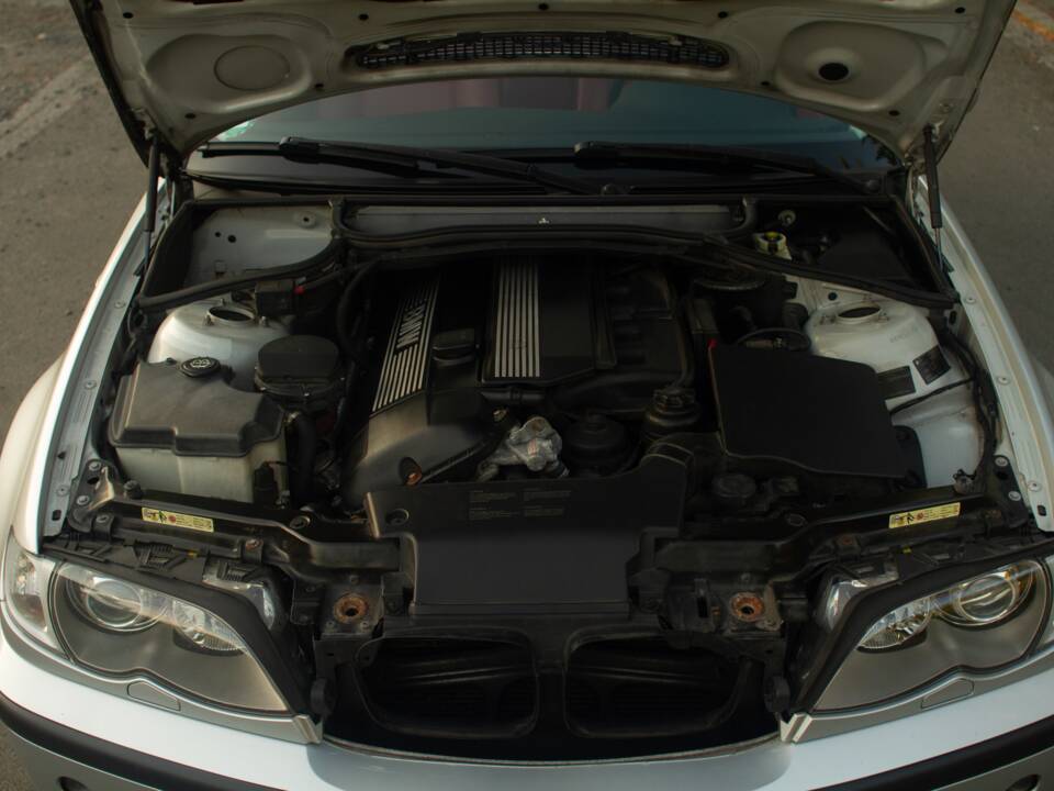 Afbeelding 49/58 van BMW 330i (2002)