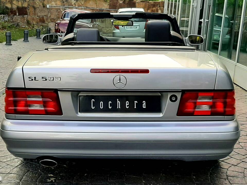 Image 9/19 of Mercedes-Benz SL 500 (2000)