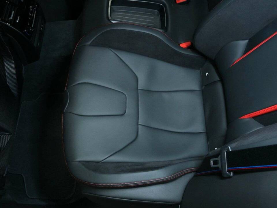 Image 34/50 of BMW M5 xDrive (2022)