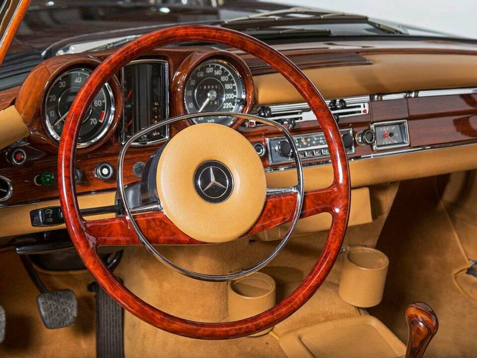 Imagen 27/34 de Mercedes-Benz 280 SE 3,5 (1969)