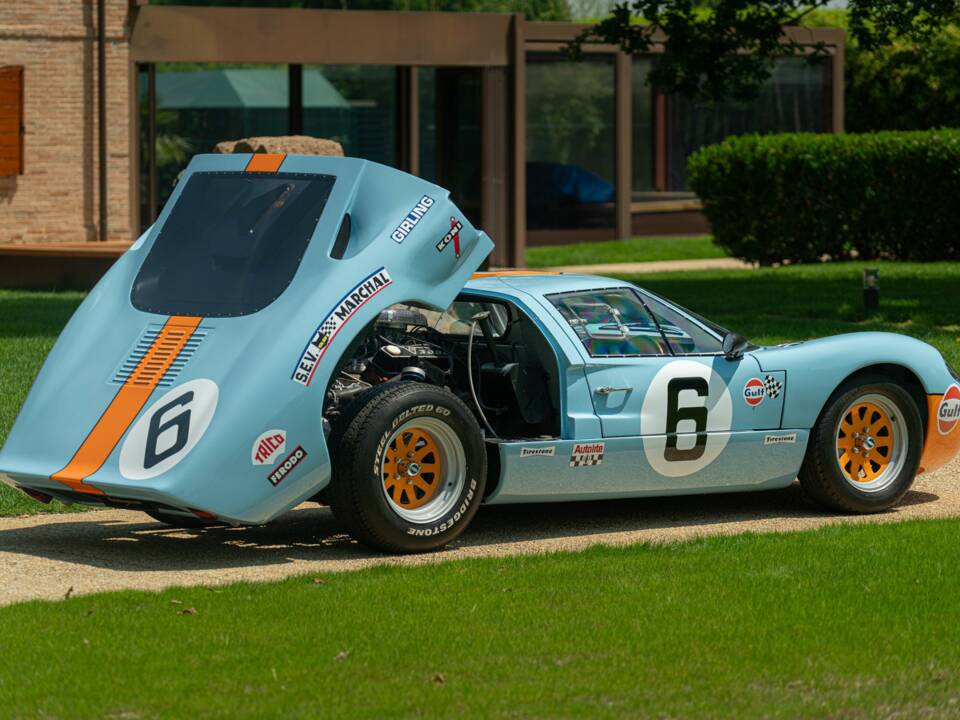 Image 11/50 of Ford GT40 (1978)