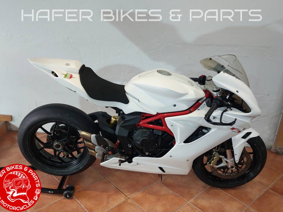 Immagine 3/29 di MV Agusta DUMMY (2014)