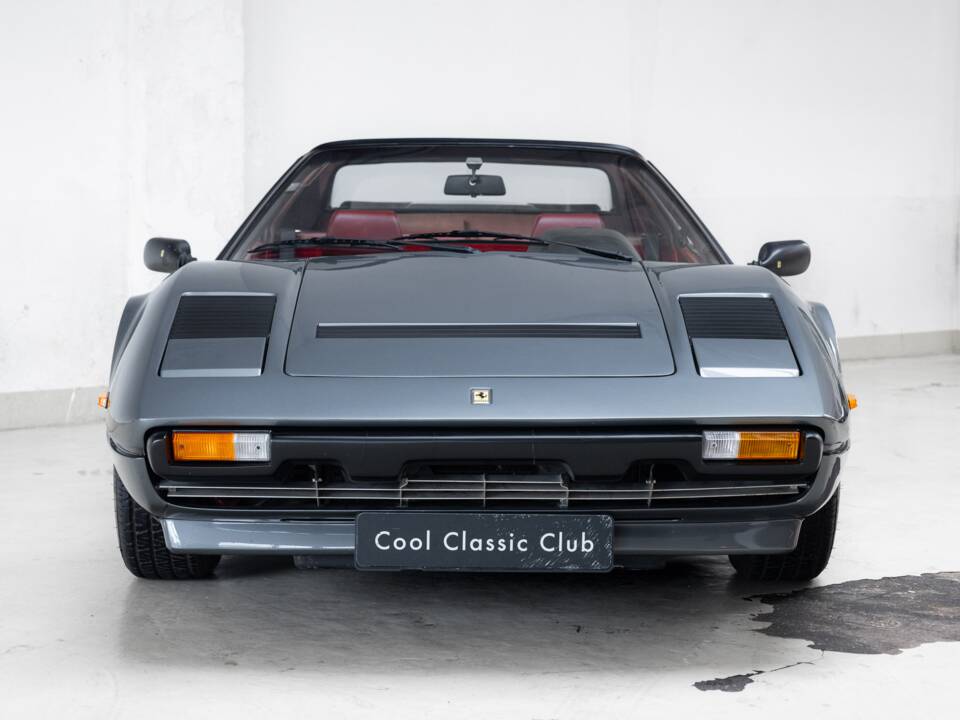 Bild 2/40 von Ferrari 308 GTS Quattrovalvole (1984)