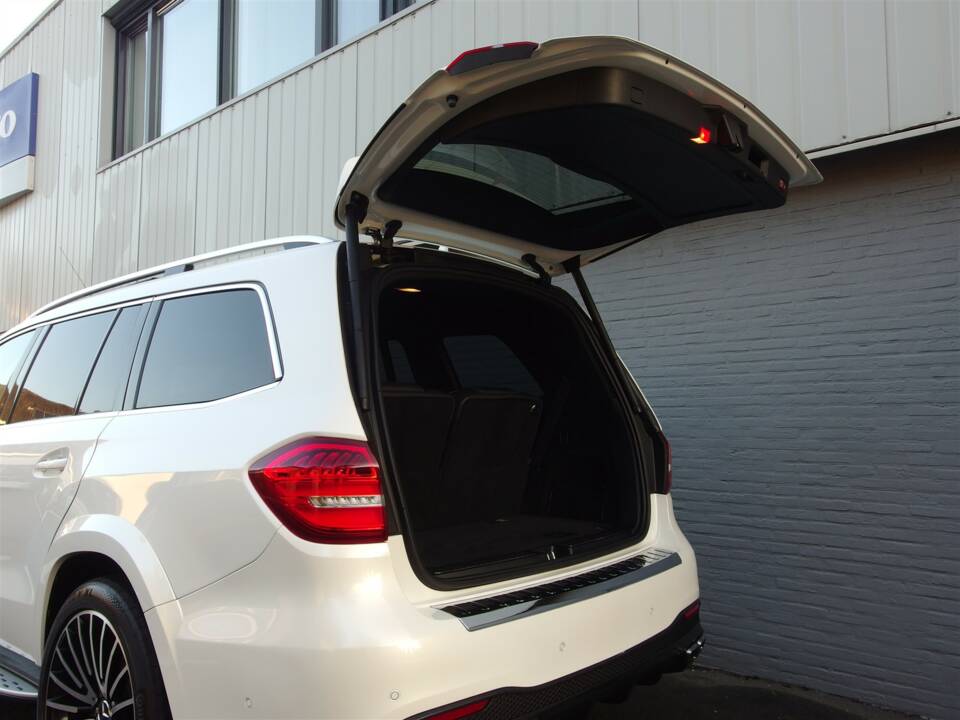 Image 67/98 of Mercedes-Benz GLS 63 AMG 4MATIC (2016)
