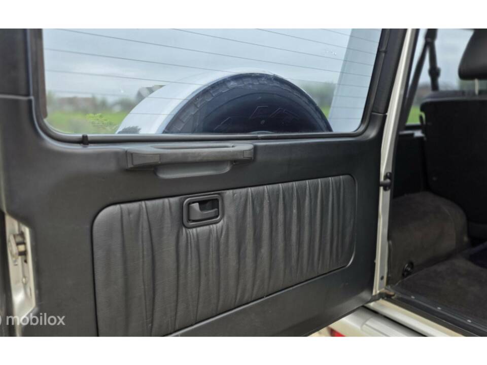 Afbeelding 36/50 van Mercedes-Benz G 320 (SWB) (1997)