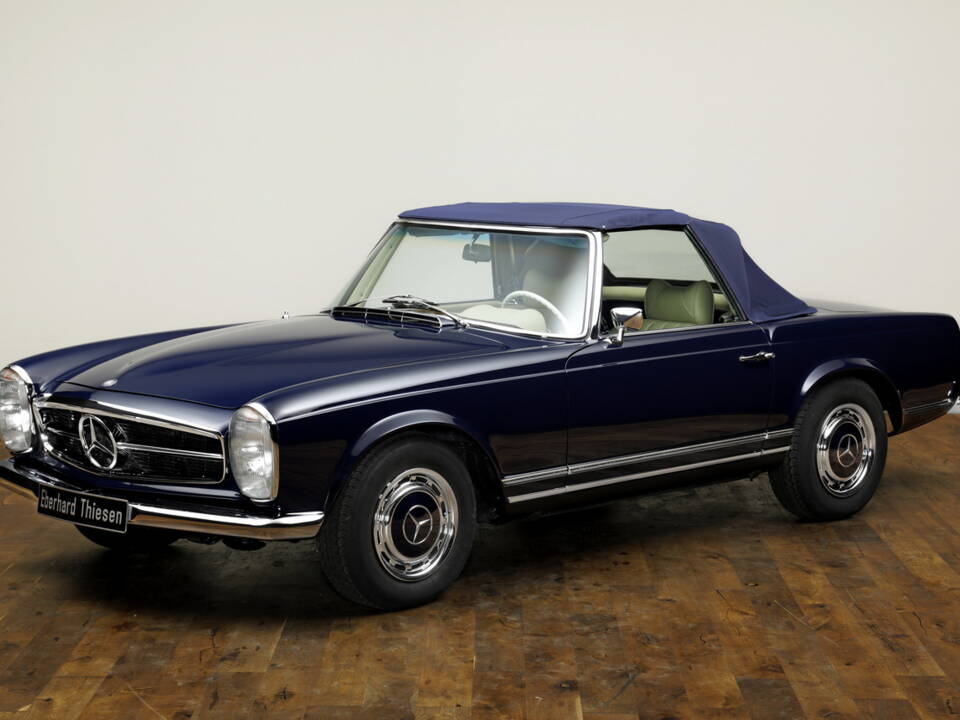 Image 20/21 of Mercedes-Benz 280 SL (1969)