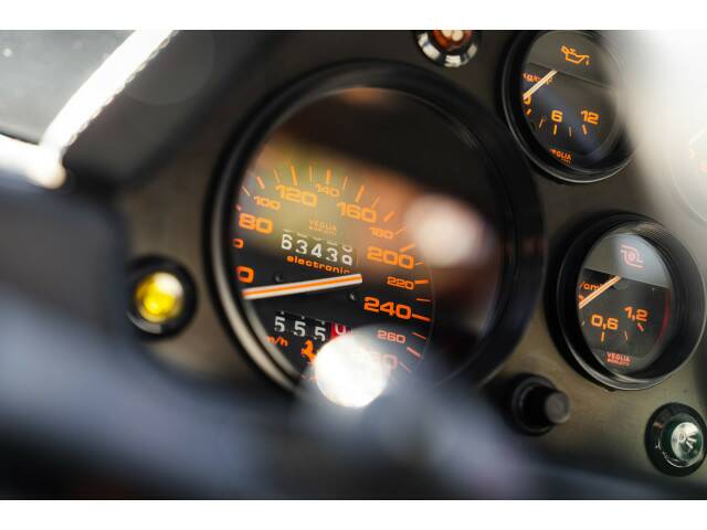 Image 21/39 of Ferrari 208 GTB Turbo (1987)