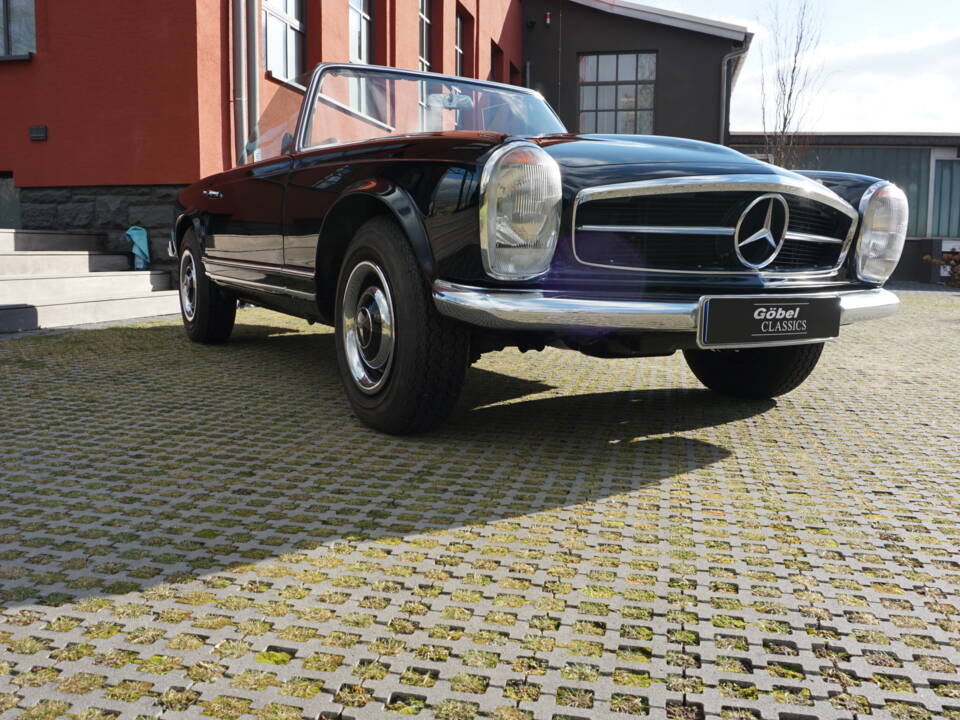 Image 4/29 of Mercedes-Benz 230 SL (1965)