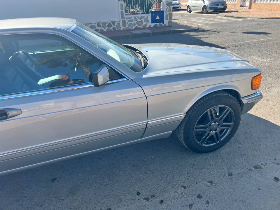 Image 57/77 of Mercedes-Benz 380 SEC (1982)