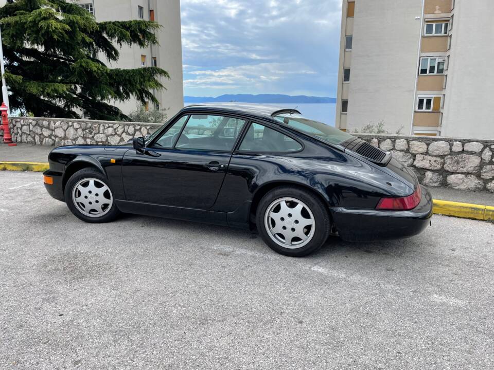 Bild 8/18 von Porsche 911 Carrera 4 (1991)