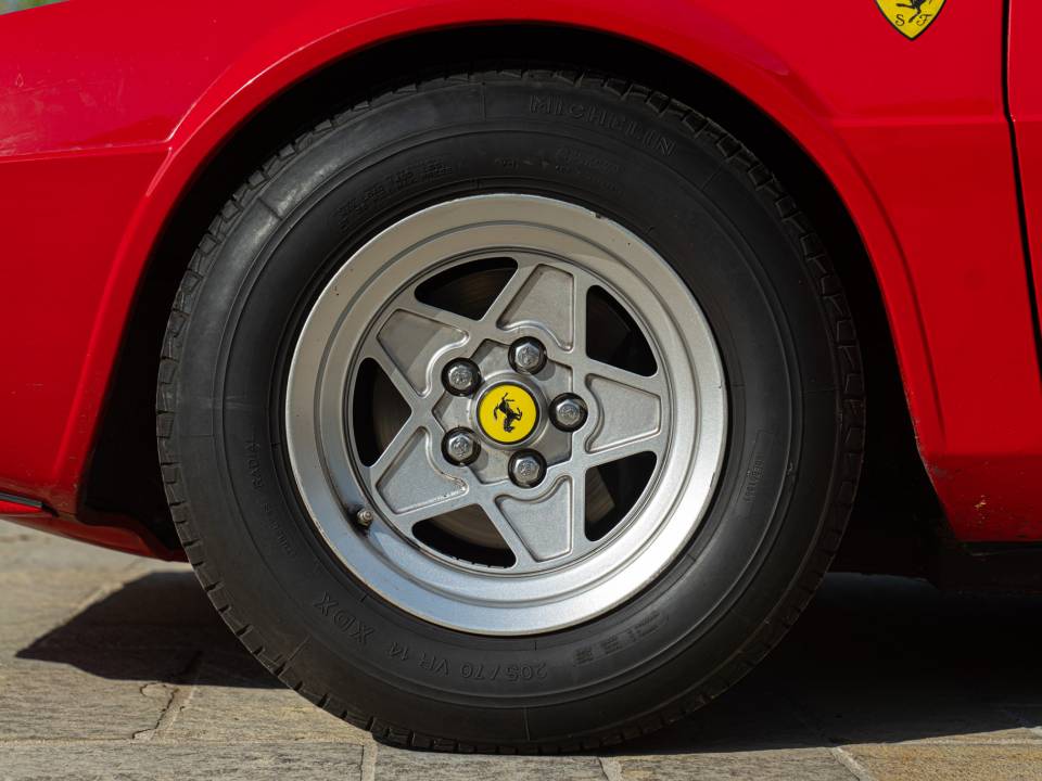 Image 18/48 of Ferrari Dino 308 GT4 (1976)