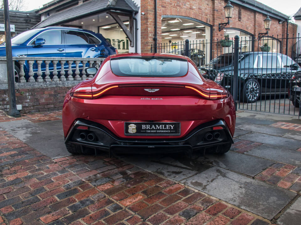 Image 6/20 de Aston Martin Vantage V8 (2019)