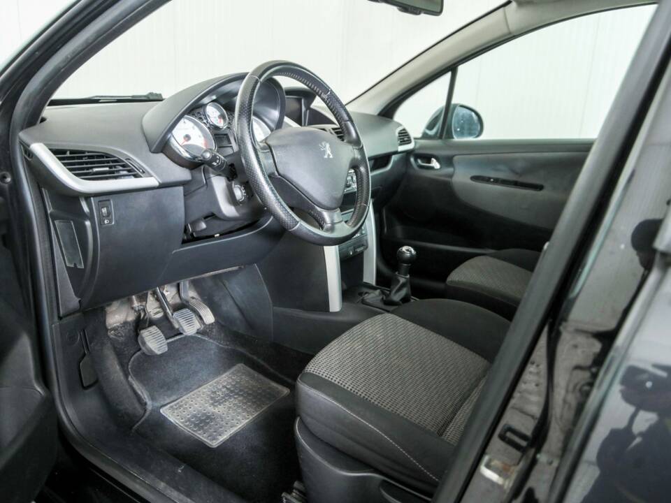 Bild 11/23 von Peugeot 207 1.6 VTi SW (2010)