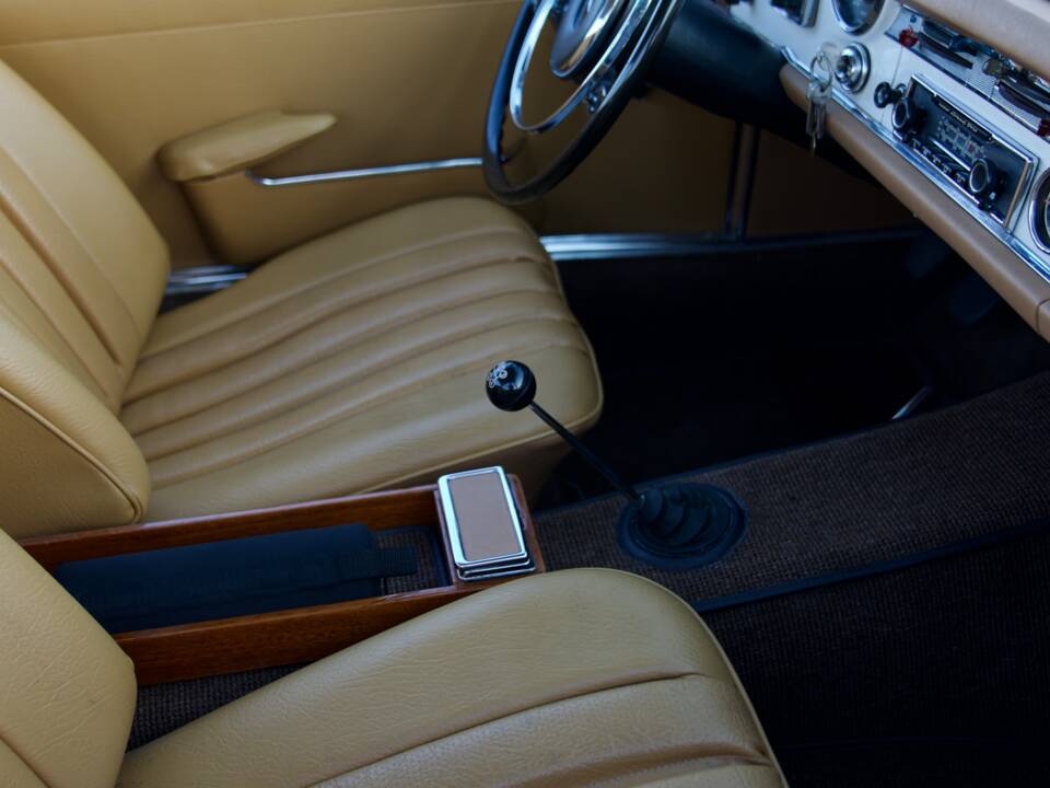 Image 17/20 of Mercedes-Benz 230 SL (1964)