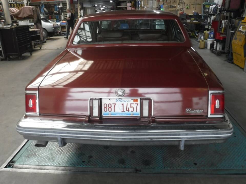 Image 21/49 of Cadillac Seville Sedan 6.0L (1979)