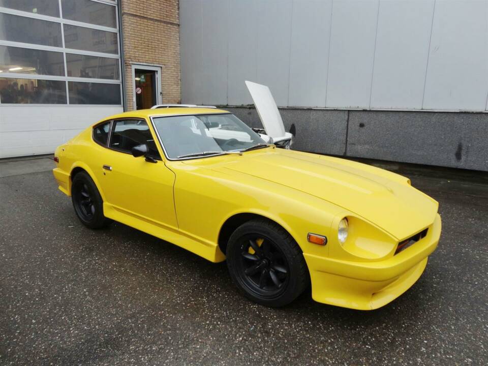 Image 36/42 of Datsun 240 Z (1970)