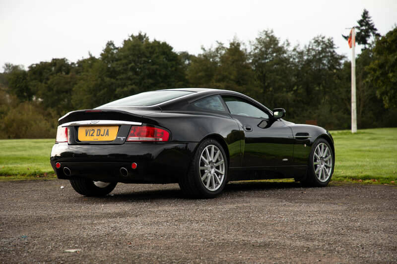 Image 49/50 de Aston Martin V12 Vanquish S (2005)