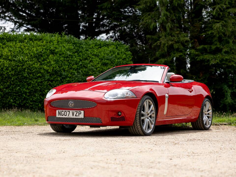 Image 19/50 of Jaguar XKR (2007)