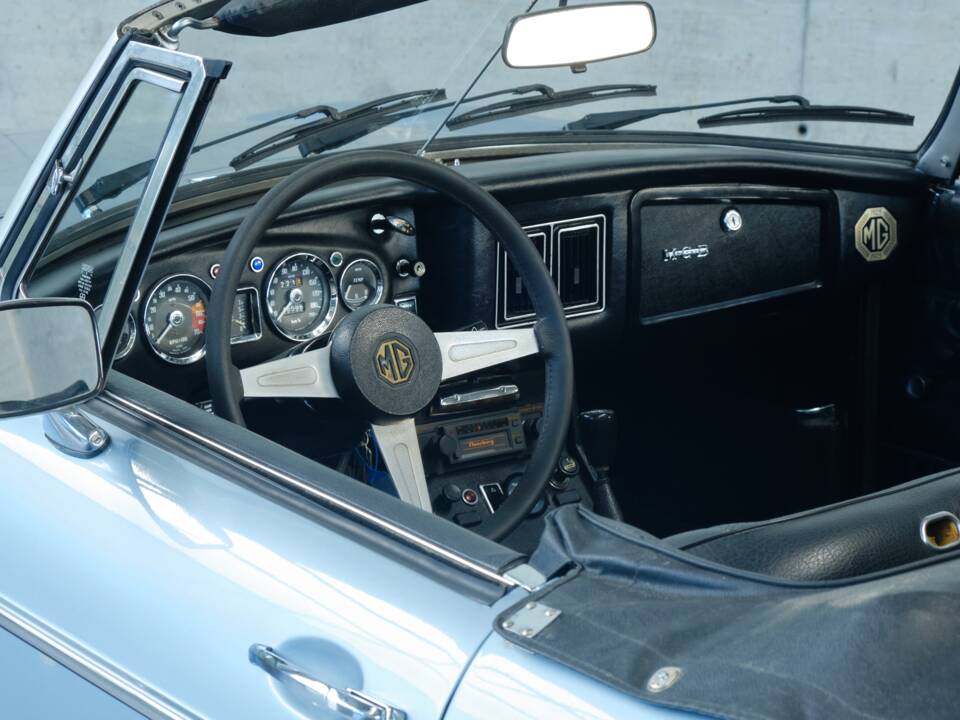 Image 27/50 of MG MGB (1976)