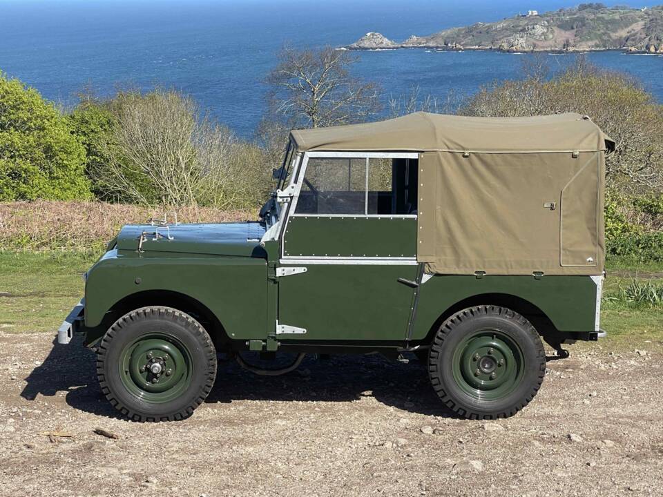 Image 2/12 of Land Rover 80 (1952)