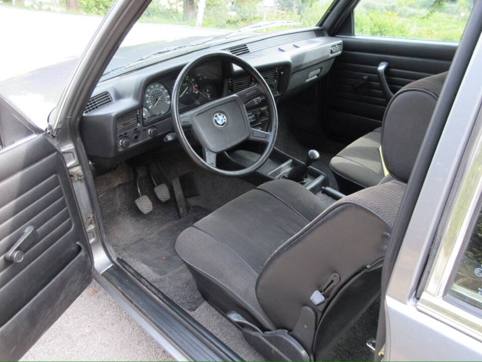 Image 5/22 de BMW 316 (1981)