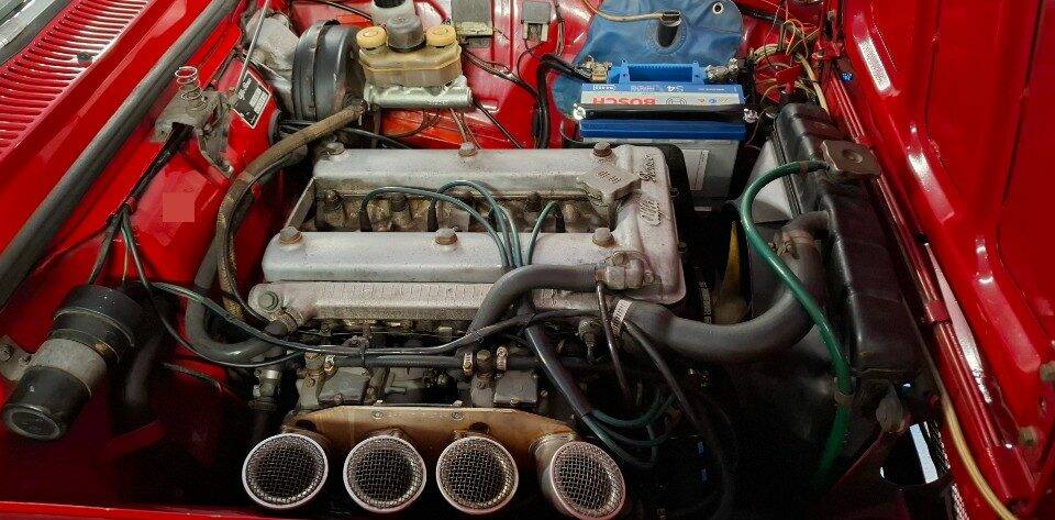 Bild 9/37 von Alfa Romeo Giulia 1300 GT Junior (1974)