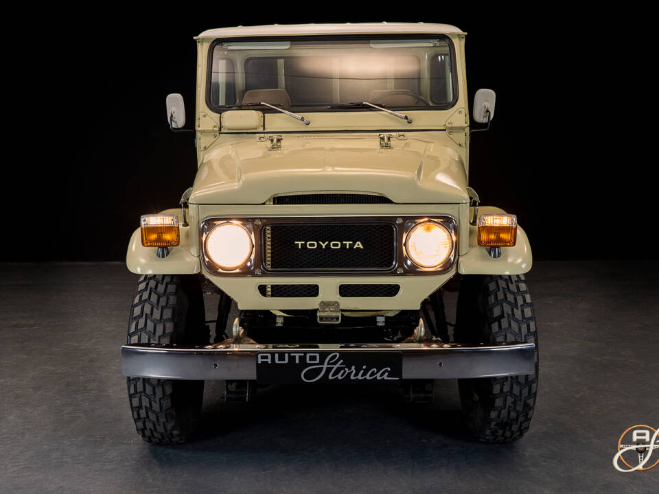 Image 8/21 of Toyota Land Cruiser FJ 45 (1980)