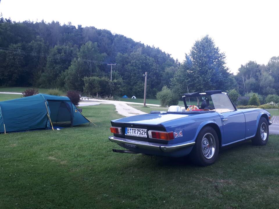 Image 7/51 of Triumph TR 6 (1975)