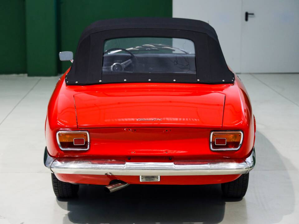 Image 18/58 of Alfa Romeo Giulia 1600 GTC (1965)