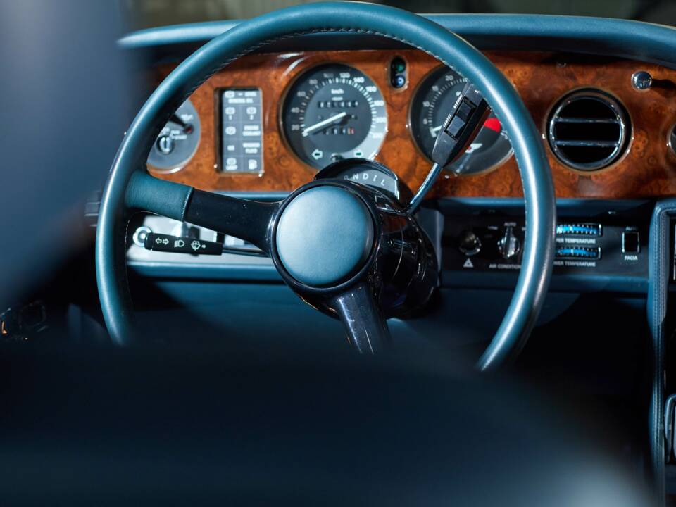 Bild 38/51 von Bentley Turbo R (1986)