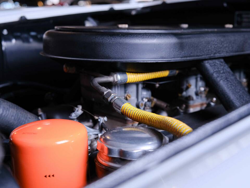 Image 34/36 of Ferrari 330 GT 2+2 (1964)