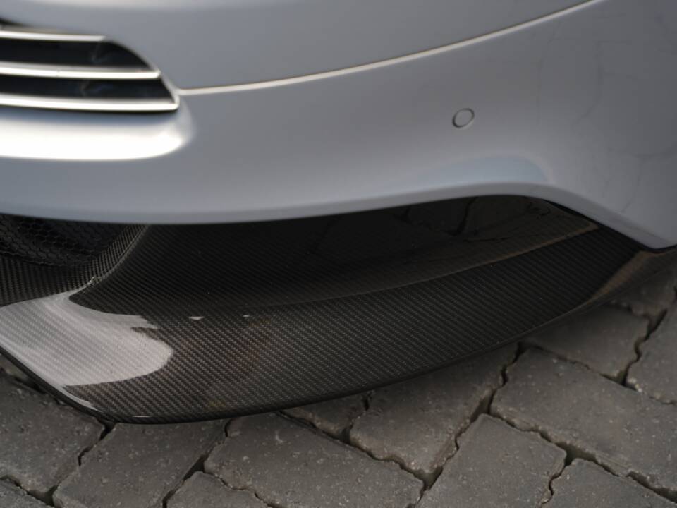 Image 38/50 of Aston Martin Vanquish (2014)