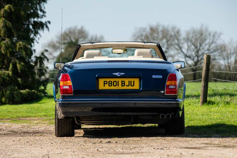 Image 7/50 of Bentley Azure Mulliner (1996)